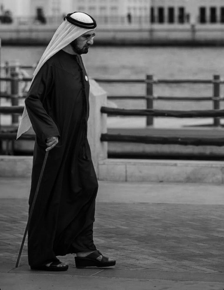 alimouinjaber's tweet photo. فقد اباه راشد وبعده زايد
و فارقه اخاه  مكتوم وبعده ولده راشد
وحزن على وفاة عضيده حمدان وبعدها خليفة
واليوم يفارق آخر اخوانه أحمد 
الله يربط على قلبك يا بوراشد ، حمال الثقايل
كلنا لله وكلنا اليه راجعون https://t.co/sVGro8CCwg