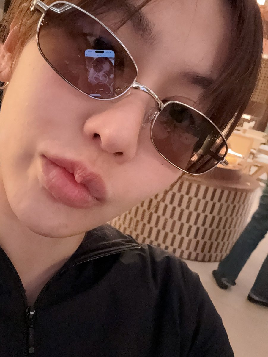 NoeyOfficialFC's tweet photo. [ Noey’s IG &amp; FB Post ]

#NoeyKanteera (4/5)

เซลฟี่เซลจัยยยย🥳

เห้อรูปกินขนมเยอะเกิน แก้ตัวไม่ไหววววว

💚

🔗 https://t.co/wuwfw45B0n https://t.co/Va5rt8UZa2