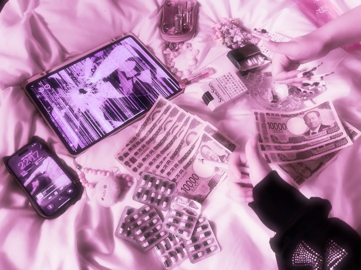 zzaallxx tweet picture
