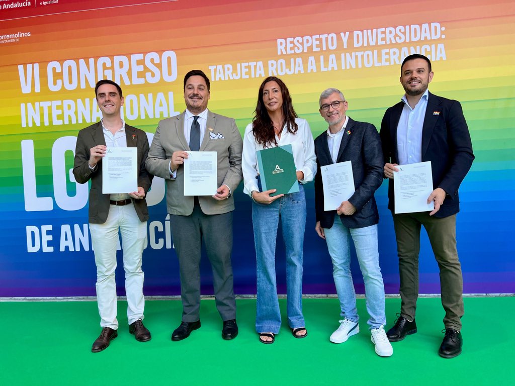 loleslopez's tweet photo. 🌈Comienza el #VICongresoLGTBIDeAndalucía. Un encuentro para escuchar, compartir y seguir avanzando de la mano del colectivo

Este año, con la mirada puesta en la educación, el deporte y las personas intersex

Avancemos juntos para vivir en una tierra libre, igualitaria y diversa https://t.co/5va0SR4mck