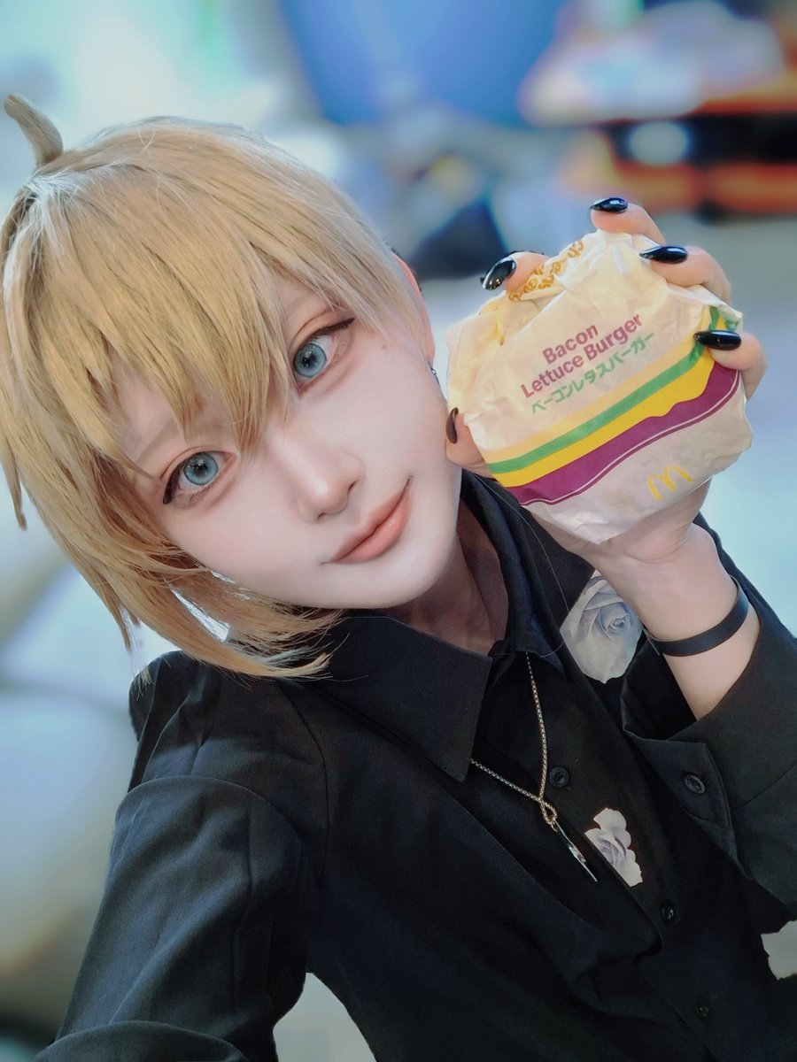 P_syuuu's tweet photo. cos

爆食いしてきた🍔
🎲▶@miii2_cos

#げまずマック大食い会0922 https://t.co/P5VKQhaV8Y