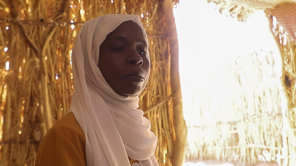 NRC_EAY's tweet photo. When money is scarce, food comes first. Soap comes after, if there is anything left.

In #Tawila, North Darfur, #Sudan, Israa and other local volunteers are producing affordable soap and cleaning products for their community with funding from @OCHAFunds. https://t.co/EIDiYVzkCI