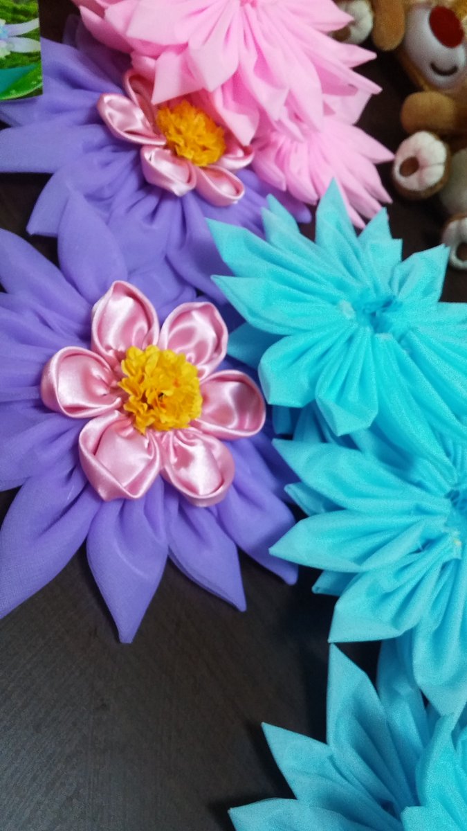 tuna_chun's tweet photo. ヒピホピ▶花づくりで発狂
ミスマス▶なんかもう全部で発狂
ナブル▶柄のブロード付けで発狂
バレない▶刺繍の図案とプリントの絵柄起こしで発狂

みんな衣装作りしてる最中は発狂してるよね🫰 https://t.co/mWIenVYVUZ