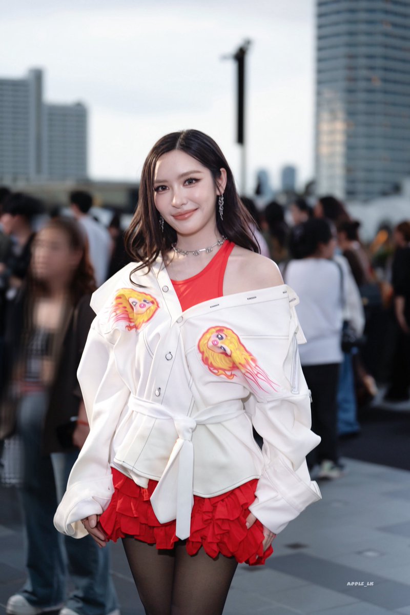 Apple_LK927's tweet photo. See you at the tent ❤️‍🔥

#ELLEFashionWeek2026
#EFW26ATICONSIAM
#SeeYouAtTheTent
#lookkaewkamollak https://t.co/v88f6wi2gU