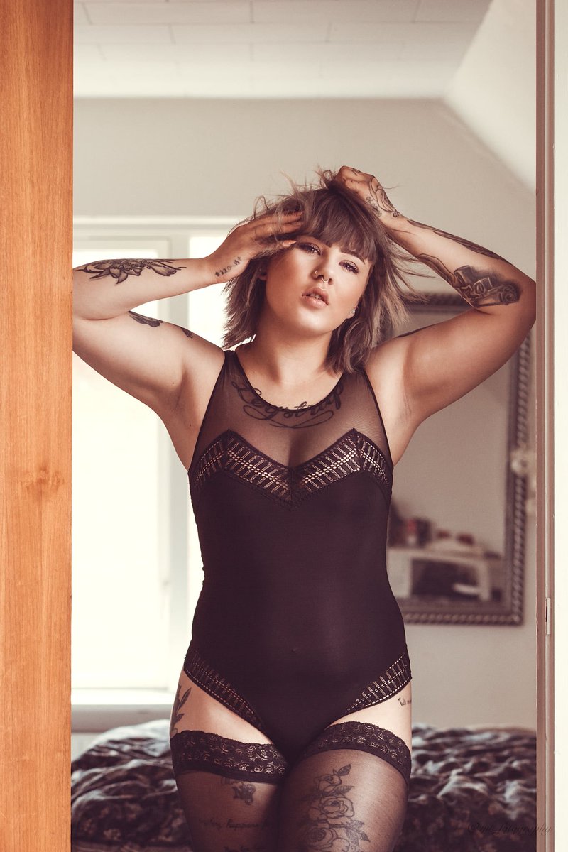 FotographyMt's tweet photo. Cool Girl. 
Model Freya Løgstrup Lund. 
#female #woman #girl #lingeri #lingerimodel #model #modelphotography #modelshoot #beauty #besutiful #cool #ink #inkedmodel #tattoo #piercings #piercedmodel #denmark #dk #boudoir #boudoirmodel #sexy #hot #body #homeshoot #likeforlike https://t.co/WUWRluM6w1