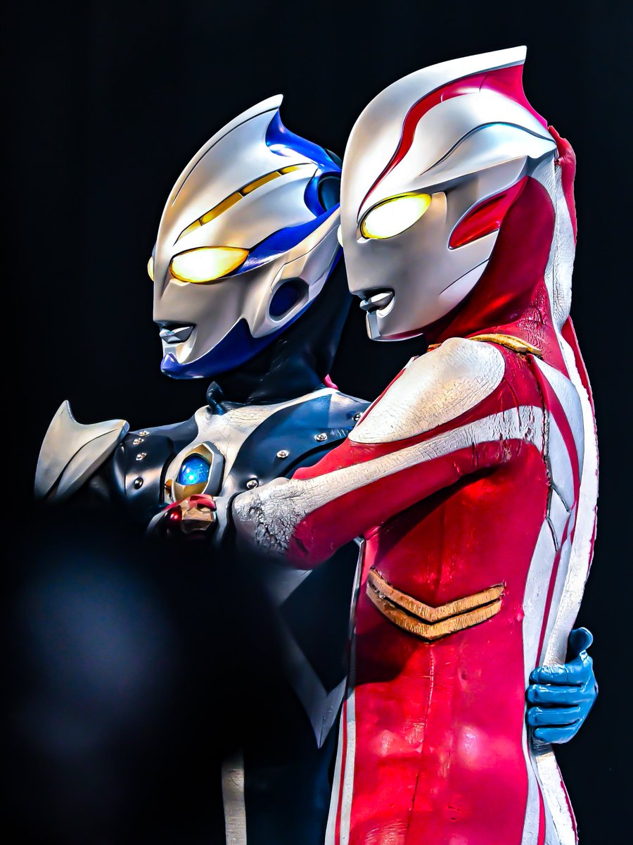 ryuamint_A's tweet photo. （ヒカリさんの左手）

#ウルトラヒーローズTHELIVE https://t.co/rU1wBjL2Xn