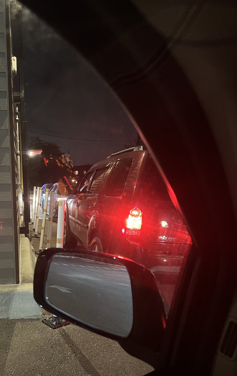 Baseball25dave1's tweet photo. 5am and ask me why I’m even doing what I’m doing? The crazy stuff we do now a days. #DunkinDonuts #LLBeanCoffeeSleeve #Why? https://t.co/CHIir40po5
