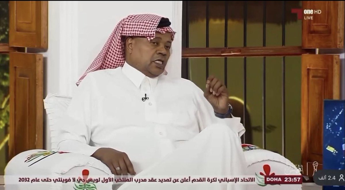 dhom2002's tweet photo. @khalidjassem74 
نحبك ونحب برنامجك ياخالد
بس للأسف لايمكن نتابع برنامجك في خليجي 27 https://t.co/zW32vHSpp6