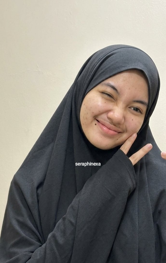 Seraphinexa's tweet photo. Hijab or nah? https://t.co/Z8j0R8AmaK