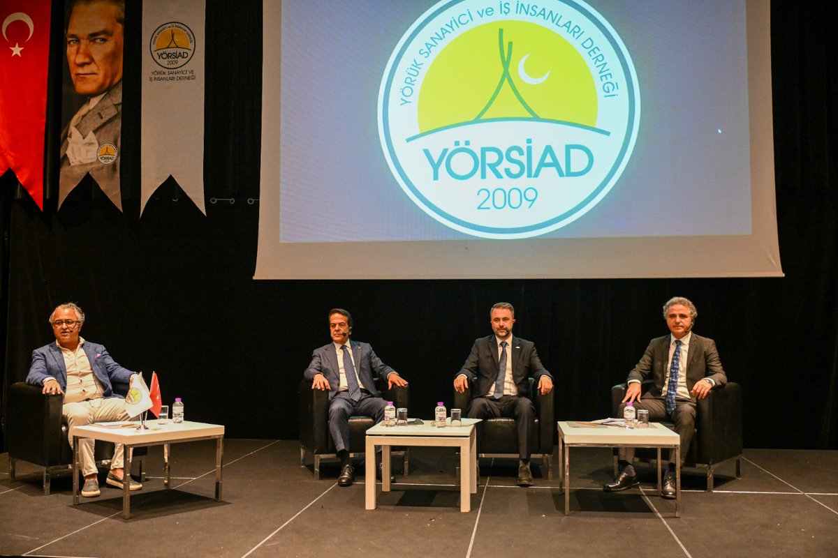 antalyaborsa's tweet photo. Yönetim Kurulu Başkanımız Ali Çandır, Yörük Sanayici ve İş İnsanları Derneği’nin (YÖRSİAD) düzenlediği Antalya Ekonomi Paneli’ne konuşmacı olarak katıldı. YÖRSİAD Başkanı Alper Oral’ın ev sahipliğinde, Yüksek İstişare Kurulu Başkanı Aykut Ege’nin moderatörlüğünde gerçekleştirilen panele, BAİB Başkanı Mehmet Ali Can ve ASBAŞ Genel Müdürü Zeki Gürses de katıldı.
Antalya ekonomisi, tarımı, üretimi, ihracatının değerlendirildiği panelde konuşan Başkanımız Ali Çandır, kentin üretim, ticaret ve tarım potansiyeline ilişkin değerlendirmelerde bulundu. Başkanımız Çandır, Antalya ekonomisinin sürdürülebilir ve güçlü bir yapıya kavuşması için ortak akıl ve iş birliğinin önemine dikkat çekti.
Antalya’nın ekonomisini ve tarımını gündeme taşıyan panel ve davetleri için YÖRSİAD Başkanı Alper Oral ve yönetimine teşekkür eder, çalışmalarında başarılar dileriz.