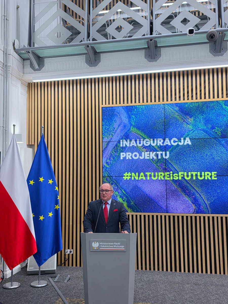 KRASP_pl's tweet photo. 🌱 Natura to przyszłość. Dziesięć polskich uczelni łączy siły w kampanii #NATUREisFUTURE, która wystartowała dziś w siedzibie @MNiSW_GOV__PL.
🎯Celem kampanii jest zwiększenie rozpoznawalności uczelni rolniczych i przyrodniczych oraz wzmocnienie ich wizerunku.
🌐Więcej➡️link👇 https://t.co/pWvIhJarYV