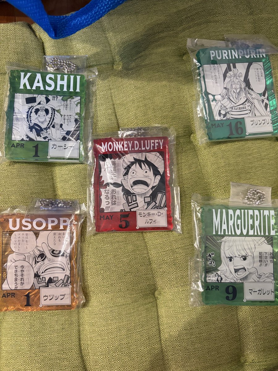 UphDu's tweet photo. ワンピース　base shop行ってきましたー
くじで狙いのルフィのアクリルブロック引けて良かったー https://t.co/ziIElwr8nZ