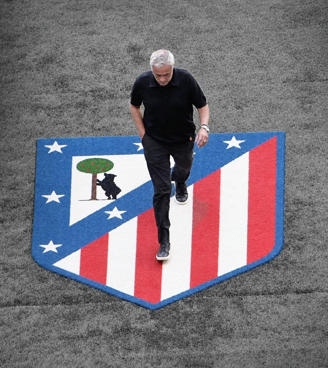 casualrmcf's tweet photo. UNO DI NOI https://t.co/sEEVFpVlvW