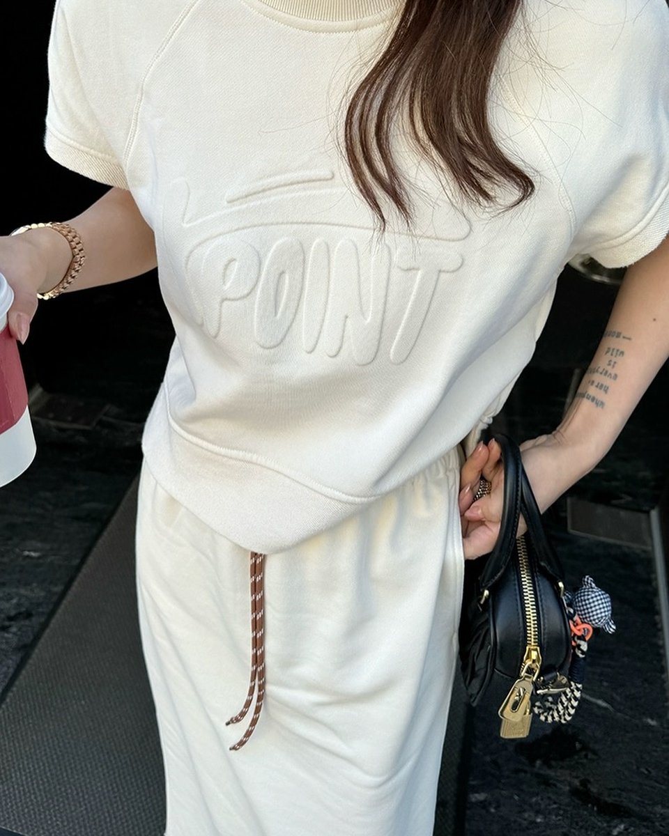 KathaMoraes's tweet photo. Wassup 🌍 Just dropping by to say: there’s magic in kindness, sprinkle it everywhere you go. 🌟
HcEXrN https://t.co/XBi156rFE3