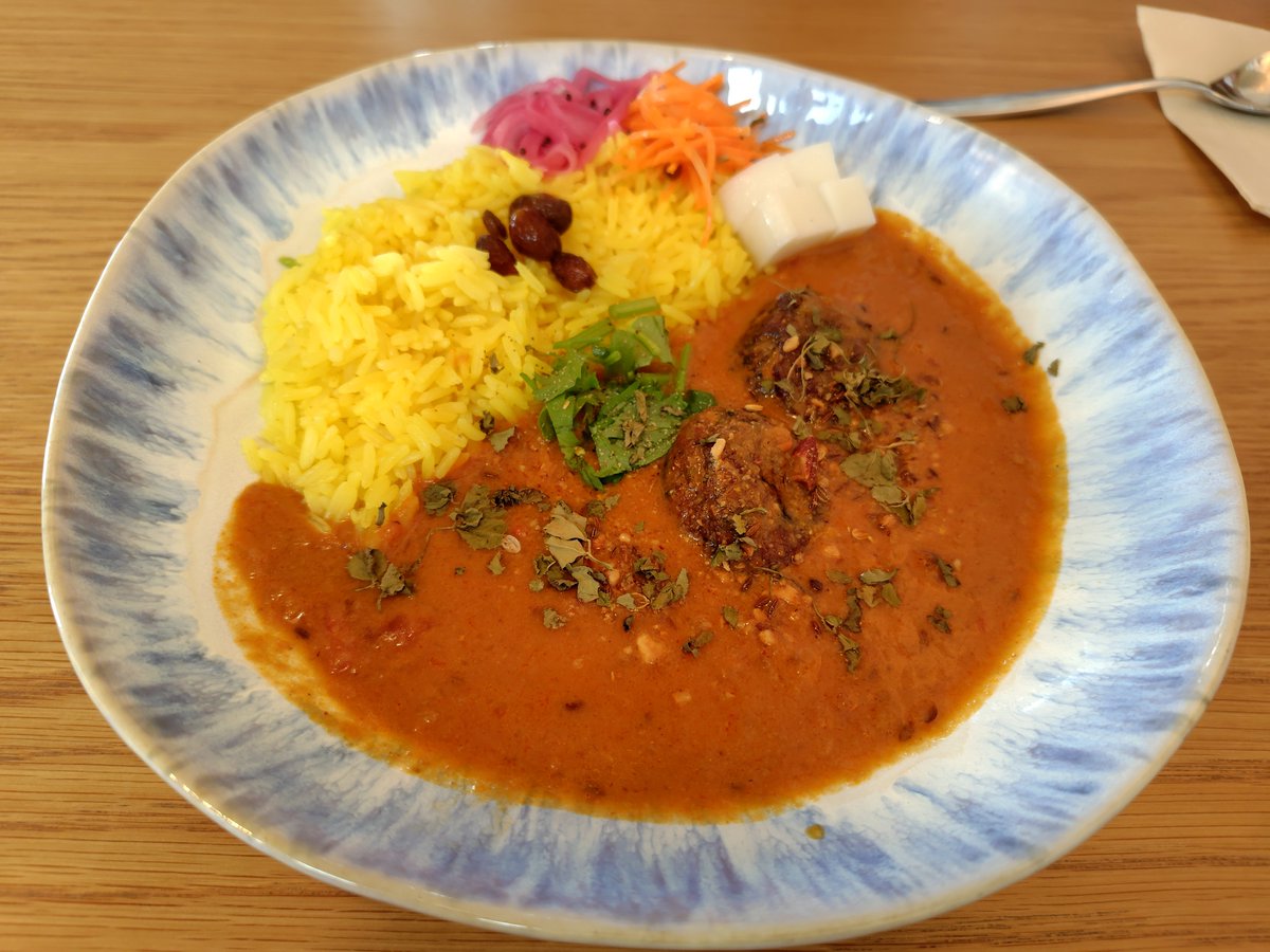 kiyokko's tweet photo. 小田原のかまぼこ屋さんのカフェに行ってきた！ワンプレートランチのラタトゥイユにイワシつみれ入っててめちゃ美味しかった…カレーもイワシ団子パクチー入りで美味しい。また行きたい。
今日暑くて海の近くのお店まで歩いていくのにヘロヘロになったけどお土産のかまぼこも買って元気に帰ってきた✌️ https://t.co/RLwGZVFmSj