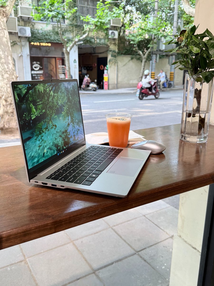 adri_23_01's tweet photo. Another productive day wrapping up client projects!  Grateful for small wins that keep the team moving forward. https://t.co/rLZKvKc5GU