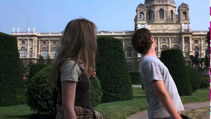 cinevow's tweet photo. Ethan Hawke and Julie Delpy in Before Sunrise, 1995 https://t.co/tTG4ewaJIy
