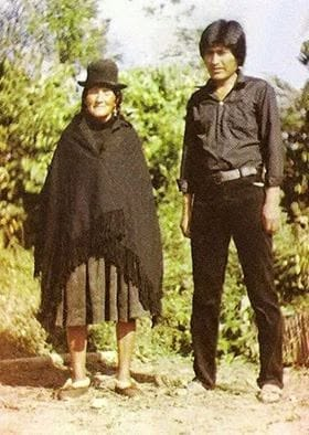 icardo8's tweet photo. Los padres del Evo Morales,trabajaron en la zafra en Tucumán .
Pusieron a ese niño su nombre por Eva Peron y soñaban que en su pais algun dia gobernara alguien así. https://t.co/GdMCCOTNna