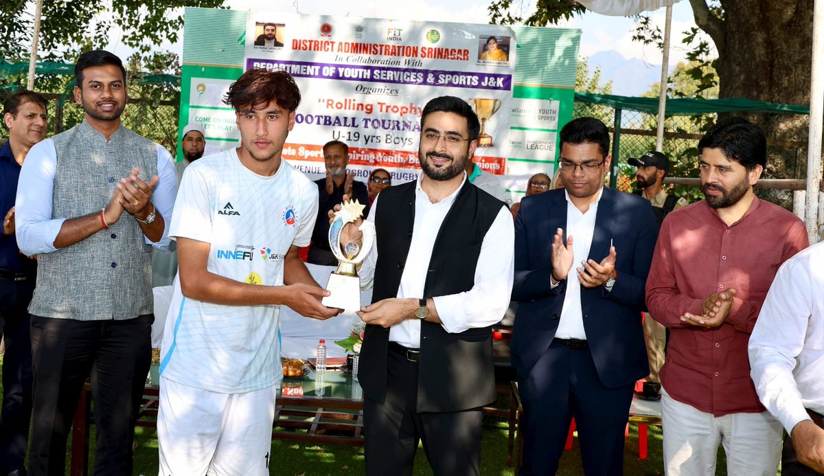 srinagaradmin's tweet photo. DC Srinagar @akshaylabroo attends Grand Finale of District Administration’s Football Rolling Trophy-2026

Felicitates winners &amp; runner up teams with Trophies &amp; Medals

Urges youth to take part in sporting events &amp; desist from involvement in drug-related activity
@diprjk https://t.co/qQpnlvekvU