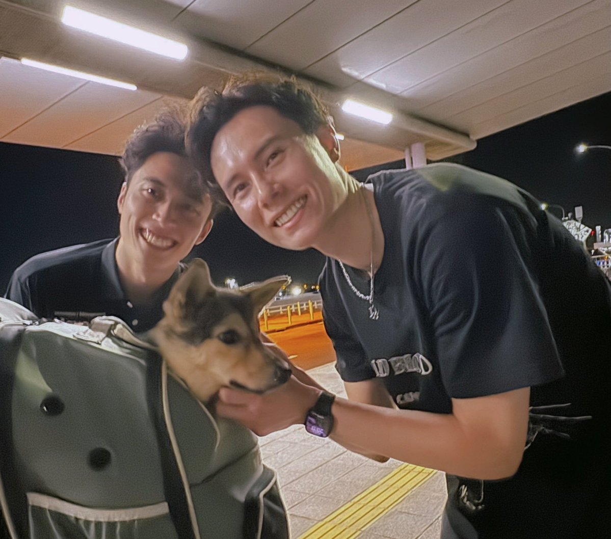 yuranamore's tweet photo. Yogu also sett off Ran at the airport 😭✨️🐶

Saying goodbye is surely the hardest part 🥺🥺🥺👋🏻 https://t.co/4mwbaBpGv5