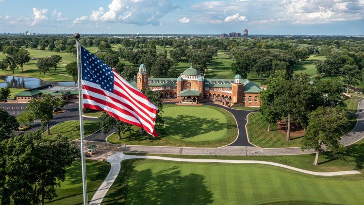 ChicagoPastry's tweet photo. Good morning golf fans! If you are heading to the Presidents Cup this week, stop by and get yourself a sweet treat before you head there! #presidentscup #chicagopastry https://t.co/xzFPrUR2eS