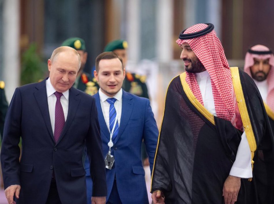 SaudiNews50's tweet photo. عاجل:

الرئيس الروسي يجري اتصالاً هاتفيًا بولي العهد.

- https://t.co/lmAycezRY8