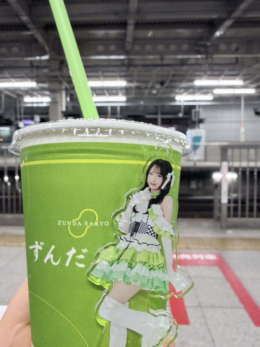 ocnmnnw's tweet photo. 仙台公演も楽しかった！！おちゃなら最高すぎる…！！
牛タン���ずんだもアクスタと相性抜群(？)
#ももも大好き組合 https://t.co/qJWATnXa8B