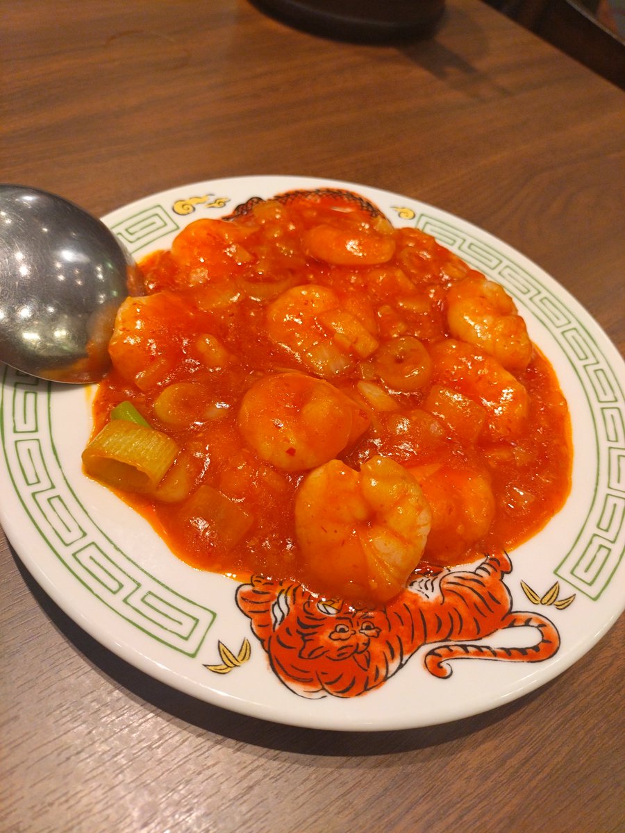 kanataro___0214's tweet photo. イオンの中華やさんでご飯たべて、ゲーセンでおかし取る勝負はじめたら100円でクロミちゃんのクッションとってきた強者がいた(*°ㅁ°)ﾊｯ‼ https://t.co/R8PFkdKvnZ