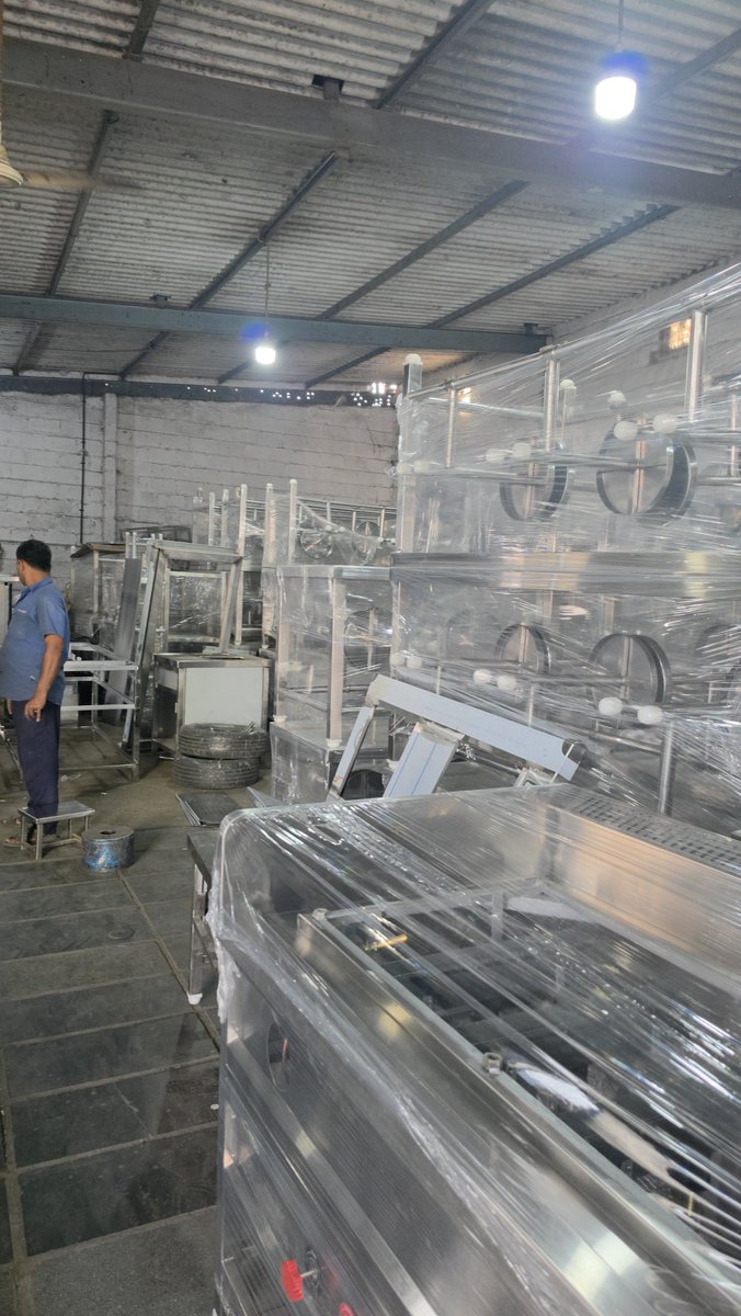 underdogbuilder's tweet photo. At one of the commercial kitchen equipment manufacturer at Peenya.

This place is the sole reason why I relocated from HSR to Yeshwanthpur. https://t.co/7h1lXWNtl1