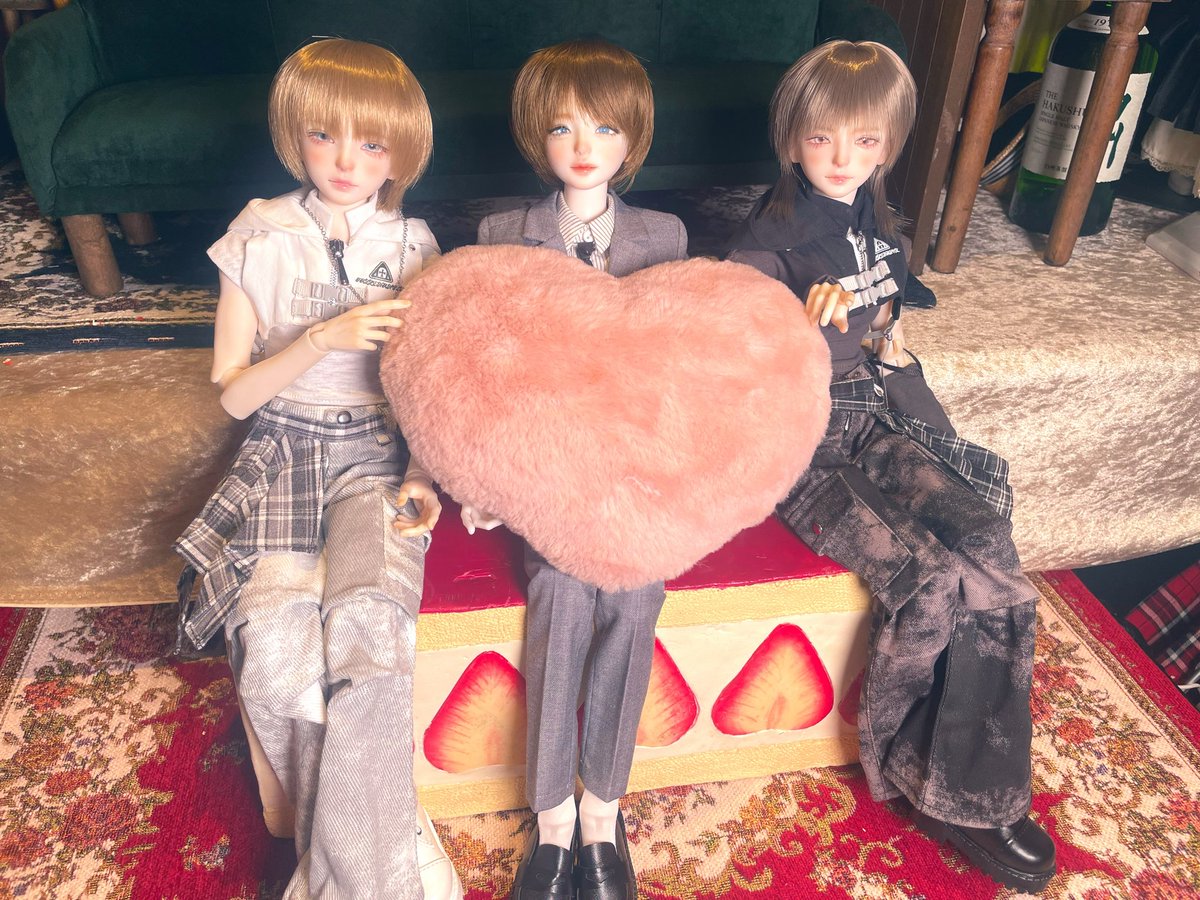 mana_maniacs's tweet photo. 最終的に皆仲良くなれました♡
#ufdoll #小牧 #小野
#tennbar https://t.co/67qDX3MANH