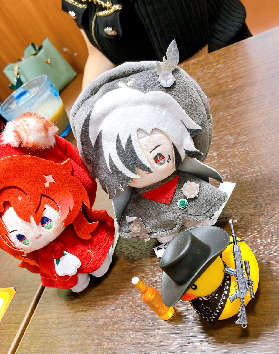 fuji1915's tweet photo. 友達が🪦概念みたいなアヒルくれて神…😭💞 https://t.co/oCgkKbnvmQ