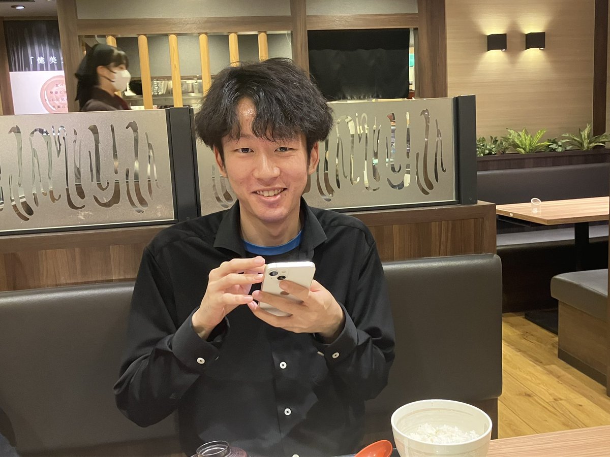 EarlGray_15's tweet photo. カルマくんとデートしてた！
なんか照れてた！

あと湯呑みが負け嘆きしてた（） https://t.co/tWwJlVxGxZ