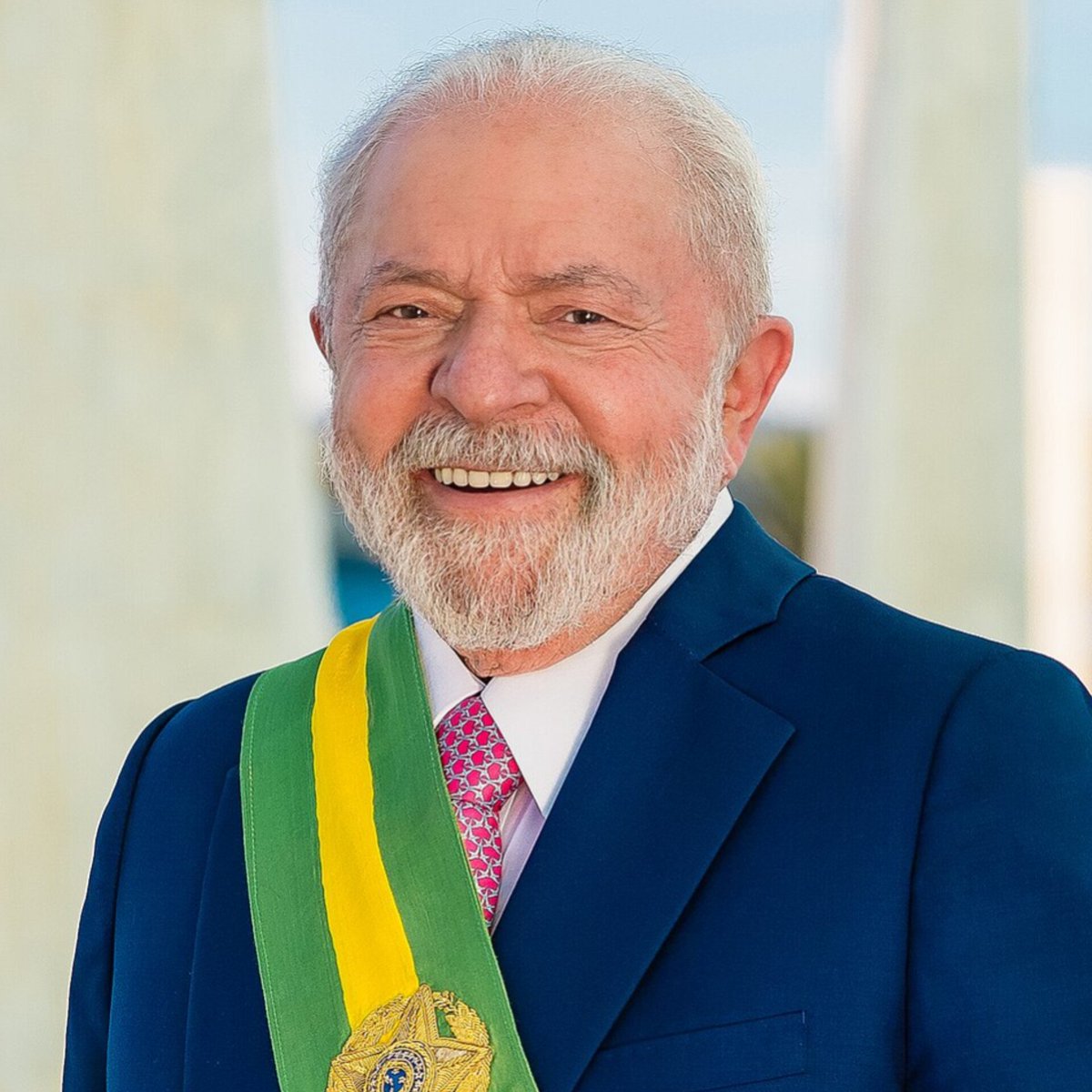 JFreiress_'s tweet photo. — Prefeito Mamdani você encontrou Lula e Trump no mesmo dia. Qual das reuniões você mais gostou?

— Com o Lula. Ele é uma inspiração. A reunião foi boa, e o discurso dele na abertura da ONU é o que eu quero ver.

A postura de Lula e Zohran Mamdani diante de Trump evidencia coragem política no cenário global. Enquanto muitos líderes optam pela submissão por conveniência ou temor econômico, ambos demonstram que a soberania e a dignidade dos povos não são negociáveis.

LULA NA ONU