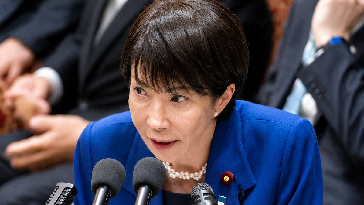 KAZfazeone's tweet photo. 事件です！

自民党候補217人に平均798万円、総額約17億円。

原資は国民の税金である
”政党助成金”

しかも自分が支部長を務める政党支部から、自分個人へ「寄付」している。（ロンダリング）

政治活動に使うなら支部で管理すればいい。

なのに
わざわざ個人に移した。

その後…具体的な使途は見えなくした。
800万円の使い道…消えた。

なんで？？？

合法か違法かの話じゃねぇんだわ👊

潔白なら簡単だろ。
217人全員、受け取った金を何に使ったのか開示せよ！

税金やぞ💢
