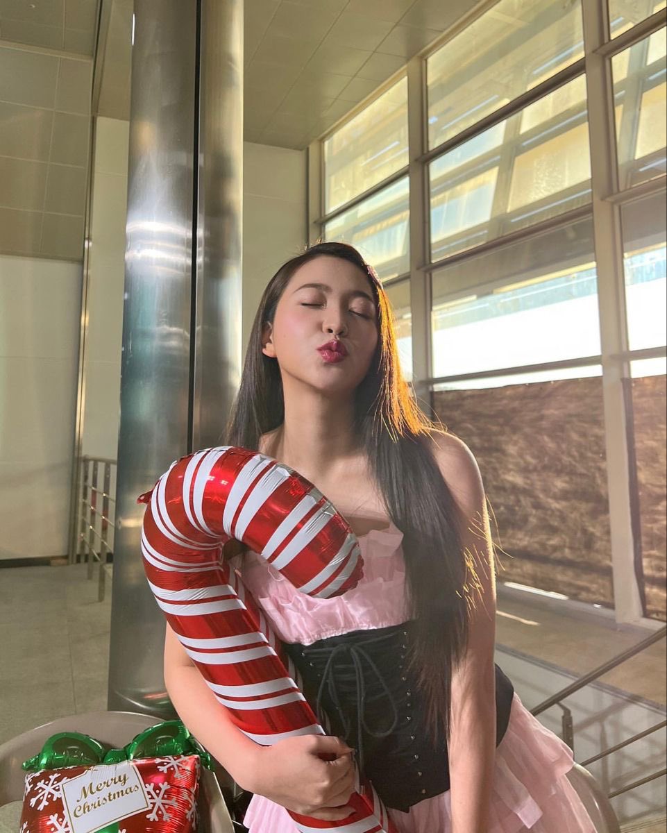 yaexrim's tweet photo. can i be your favourite girl? 😋 https://t.co/j4Zx3rO25t
