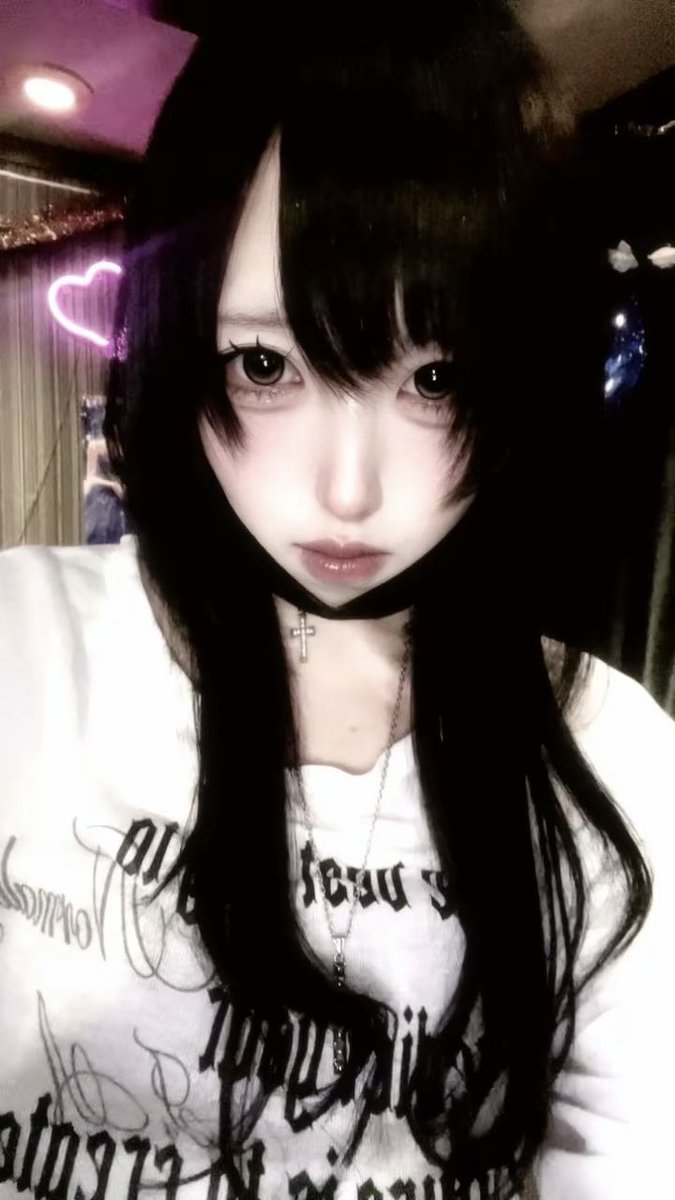 ranran_warp's tweet photo. 出勤しました‼️
黒髪してみたので生放送しにきて‼️

 #ガールズバー #ガルバ #横浜 #鶴見 #WARP https://t.co/cHjbGAQpvZ