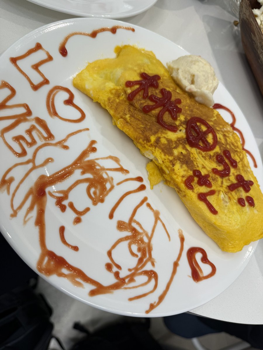 mikenecoco5's tweet photo. 桃田うたちゃんのカフェイベめちゃくちゃ楽しかった！！
普通にお酒飲んで、お話できてあまりにも幸せな時間でした
次のイベントも楽しみね

これでまた仕事頑張れそうや
お酒はほどほどに楽しみます笑

#桃田うた https://t.co/3J2QrzDiCJ