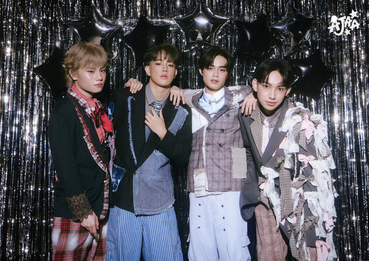 AJAAofc's tweet photo. AJAA: ‘KAKABAKABA’ Concept Photo 🪩        

📅: 09.25.2026 | 7PM        

⭐️ STREAM NOW:    
https://t.co/5C9hLP0UR5 

#AJAA #4ÜS #KAKABAKABA #AJAA_COMEBACK https://t.co/9sYCpNb9y7