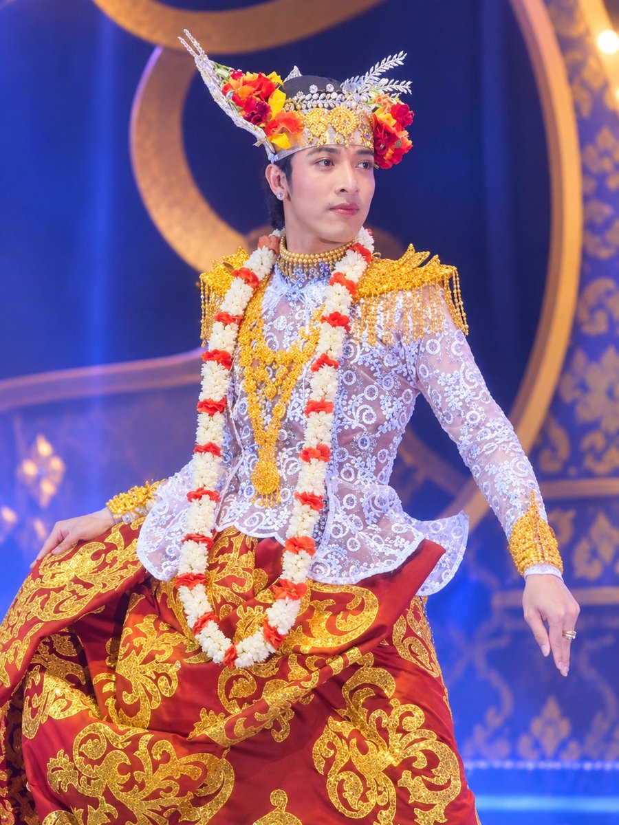 aureliazabu's tweet photo. Nothing compares to traditional elegance. 👑
#AungZabu #TheArtofTradition 🇲🇲 https://t.co/u7AUhYkq16