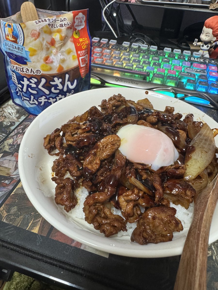 giocatore_vrc's tweet photo. 今日は醤油豚丼
味濃くてうますぎ https://t.co/nRIchPehDC
