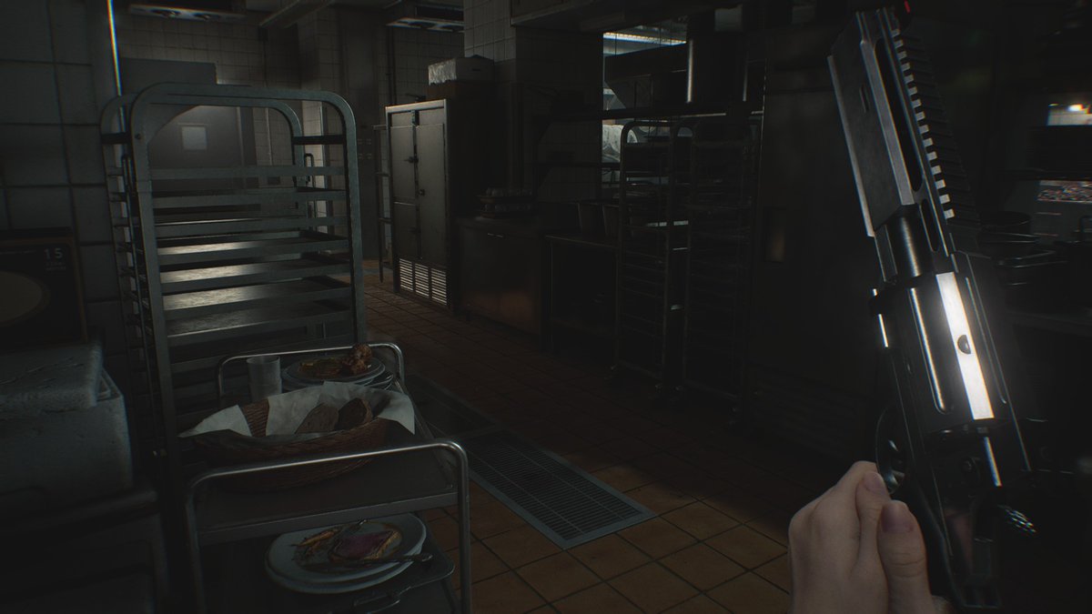wsxnago's tweet photo. #バイオハザードレクイエム 
#ResidentEvilRequiem 
#REBHFun📷📷 
#ヘタッピゲーマー奮闘記
六ヶ月ぶりに再会( ゜Д゜)ﾋｮｰ
操作方法忘れてて、いきなり無駄に回復と弾を失いました( ゜Д゜) https://t.co/VznddX3UBO