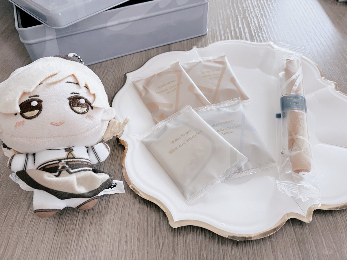 Upoupoy's tweet photo. マミ、ヨックモックだよ🍪 https://t.co/aiLHs5w6Fv