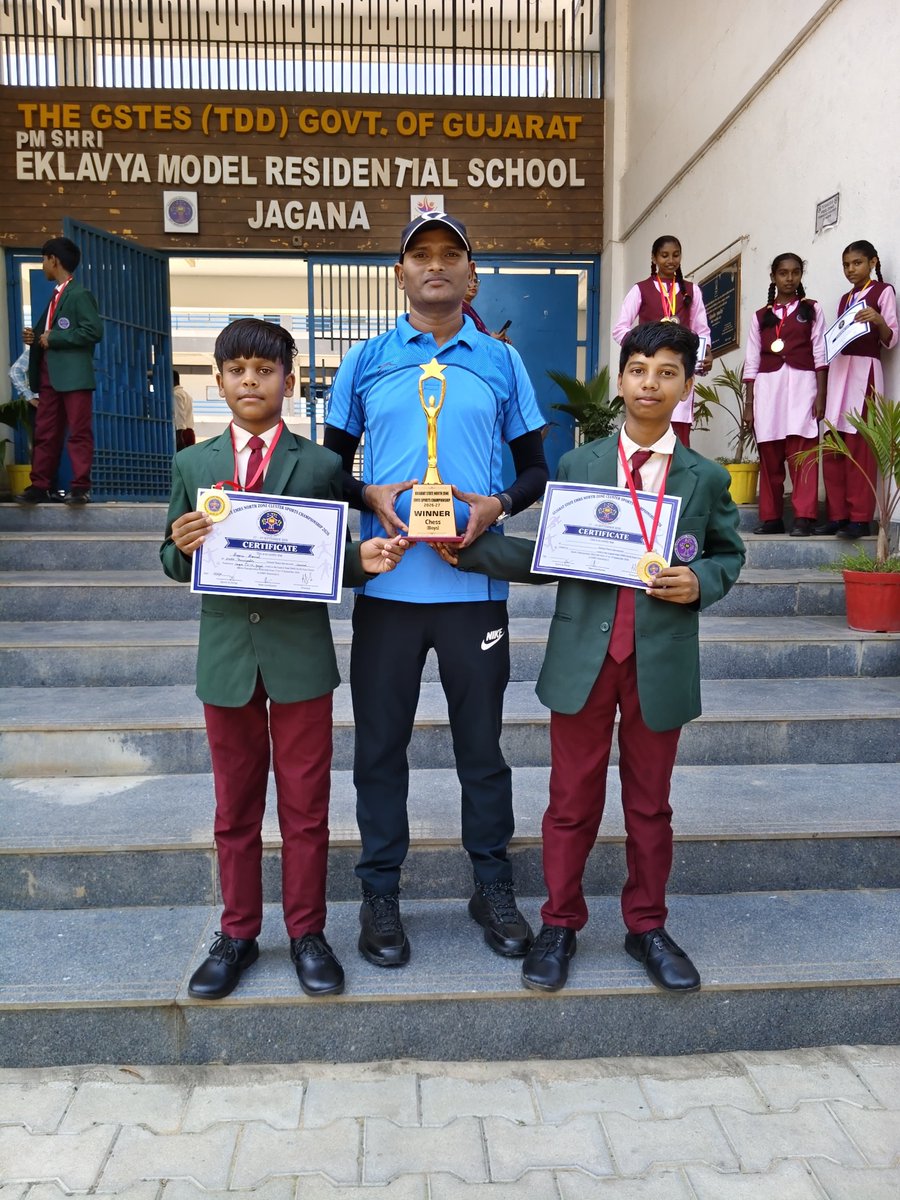 EMRS_AMIRGADH's tweet photo. 🏆 Dominating the track and board.
Incredible performance by team North Zone at the EMRS Cluster Level Sports Meet 
🥇 38 Gold | 🥈 32 Silver | 🥉 11 Bronze
🏆 Overall Best Performance Trophy in Girls' Athletics
🏆 Overall Best Performance Trophy in Chess Boys &amp; Girls @NESTSHQ https://t.co/ieaaTnuUbT