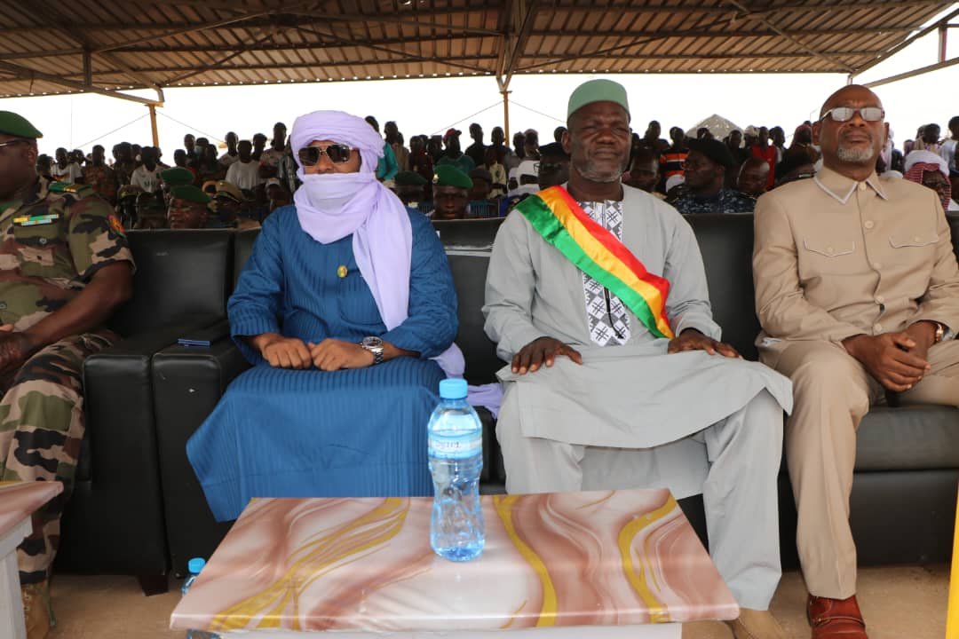 Mossa_ag's tweet photo. 🇲🇱 #GAO, 22 SEPTEMBRE 2026 — FÊTE DE L’INDÉPENDANCE

J’ai pris part aujourd’hui, à Gao, aux côtés du Gouverneur de la Région, de nos vaillantes Forces de Défense et de Sécurité ainsi que de l’ensemble de nos populations, aux célébrations du 66ᵉ anniversaire de l’accession de notre pays à l’indépendance.

Ce fut un moment de joie, de fierté et de communion nationale avec celles et ceux qui, chaque jour et chaque nuit, se battent pour défendre notre patrie, préserver son intégrité et garantir son avenir.
En cette journée symbolique, rendons hommage à tous ceux qui ont œuvré et continuent d’œuvrer pour la souveraineté, l’unité et la grandeur du Mali.

Bonne fête de l’Indépendance à toute la nation malienne ! 🇲🇱

Qu’Allah veille sur le Mali, protège son peuple et accorde paix, sécurité et prospérité à notre chère patrie.

Vive le Mali ! 🇲🇱