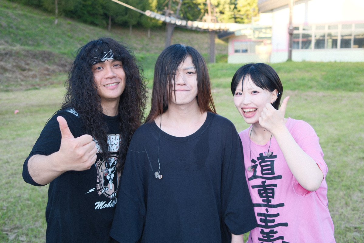 yabaT_aribobo's tweet photo. 9年ぶり！いい空気！風が美味しい
みんなの楽しみ方もとても好き
次はすぐ呼んでもらえますように…🍠
#風とロック芋煮会 https://t.co/aMMzgjA9U1