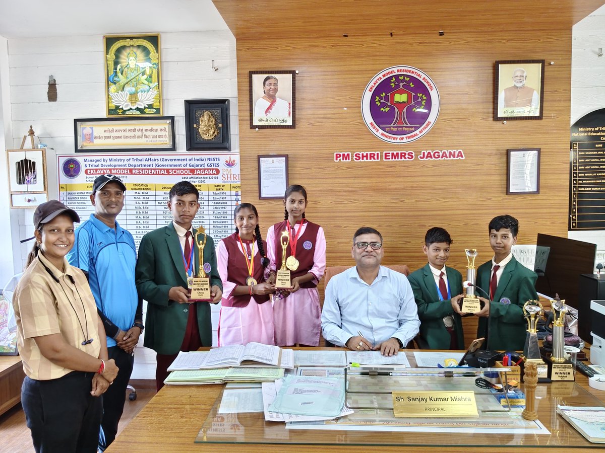 EMRS_AMIRGADH's tweet photo. 🏆 Dominating the track and board.
Incredible performance by team North Zone at the EMRS Cluster Level Sports Meet 
🥇 38 Gold | 🥈 32 Silver | 🥉 11 Bronze
🏆 Overall Best Performance Trophy in Girls' Athletics
🏆 Overall Best Performance Trophy in Chess Boys &amp; Girls @NESTSHQ https://t.co/ieaaTnuUbT