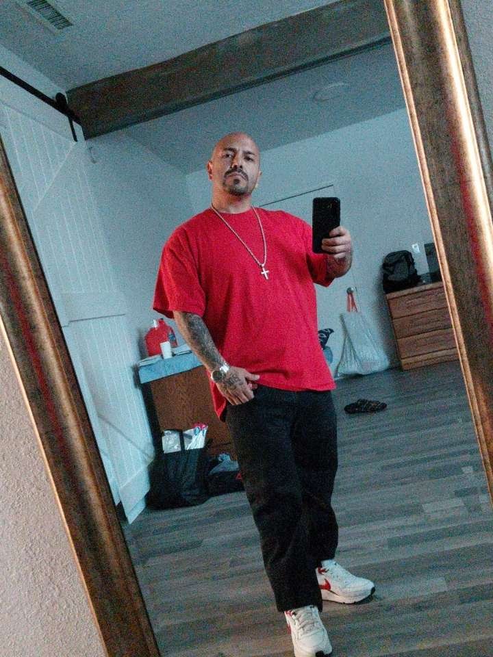 RoybalNick74728's tweet photo. @Lisahoy I want to give u my big fat hard 7 inches long and a inch n a half fat hard dick for u right now https://t.co/MRohHzeJQF