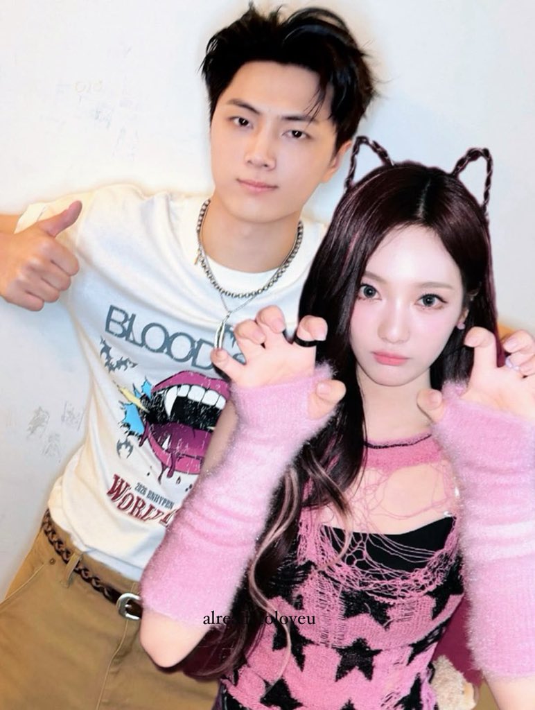 alreadytoloveu's tweet photo. miawwww😸😾 https://t.co/v8BBaCkRFM
