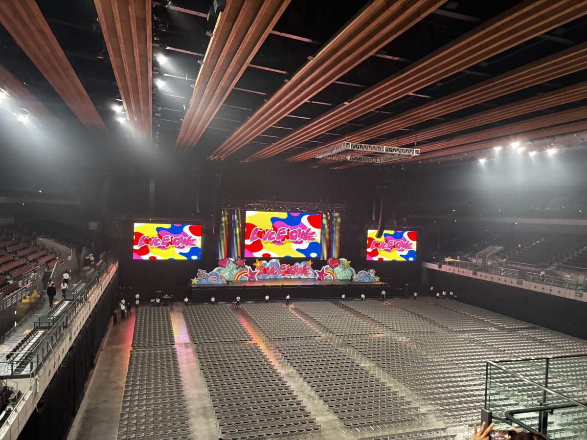 CARATRIE0418's tweet photo. 16日はM!LKのリリイベに行ってきたよ!
席は良くなかったけど、仁人くんが歌って踊ってる姿がみれてよかった😭
カッコよかったです💛 https://t.co/AjuwErxJdf