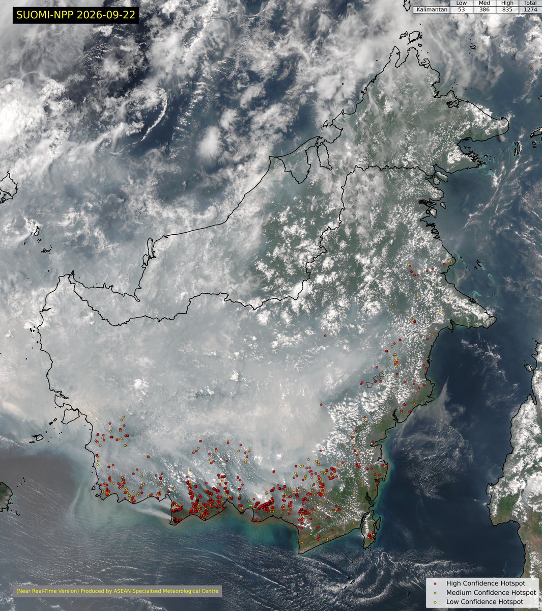 Teguhwidiarto's tweet photo. Update badnews dari Kalimantan, 
Masih tertutup oleh pekatnya asap kebakaran hutan dan lahan, 
Mohon bantuan doa dari rekan-rekan semua, semoga segera diturunkan hujan, 

Ini penampakannya dari citra satelit Suomi-NPP ; NOAA-20 dan Himawari-9
Data dari ASMC ; NASA Firms dan BMKG https://t.co/zaqagubkO6